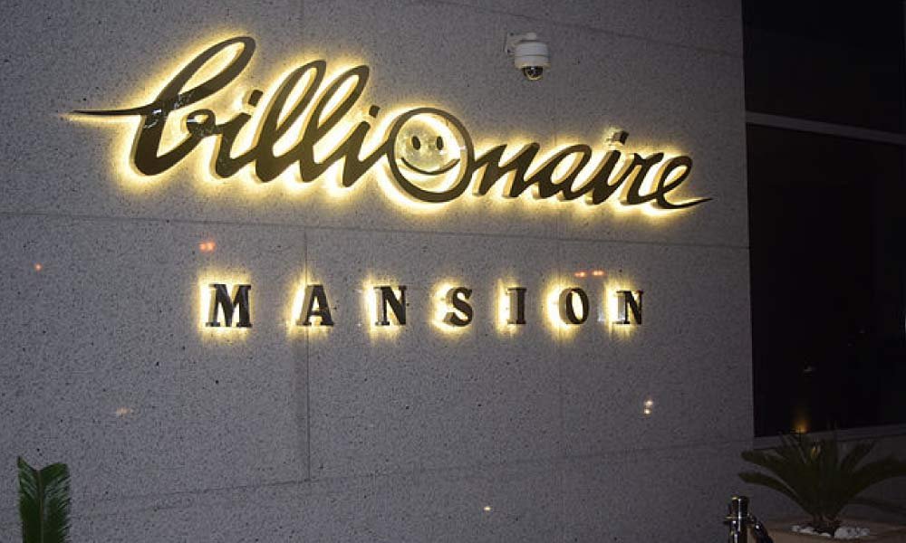 Billionaire-Mansion