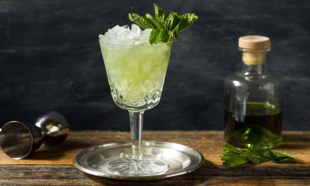 5 Ways To Enhance The Experience Of Absinthe Drinking