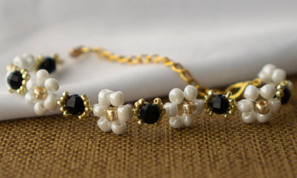 How to Make a Beaded Choker Necklace